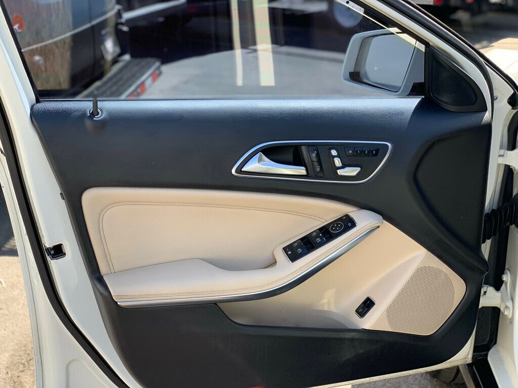 2018 Mercedes-Benz GLA GLA 250 SUV - 22999660 - 14