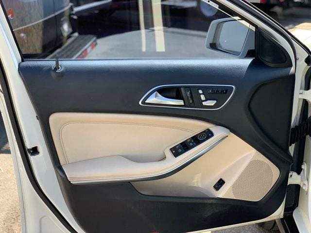 2018 Mercedes-Benz GLA GLA 250 SUV - 22999660 - 14