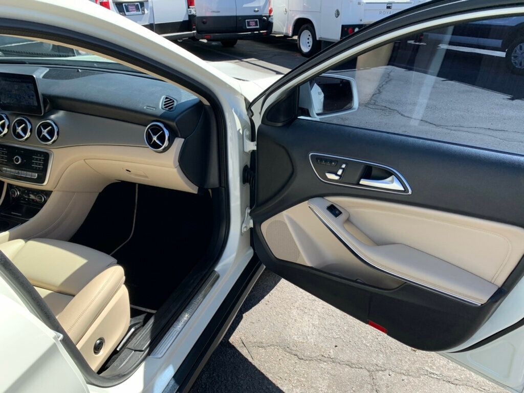 2018 Mercedes-Benz GLA GLA 250 SUV - 22999660 - 18