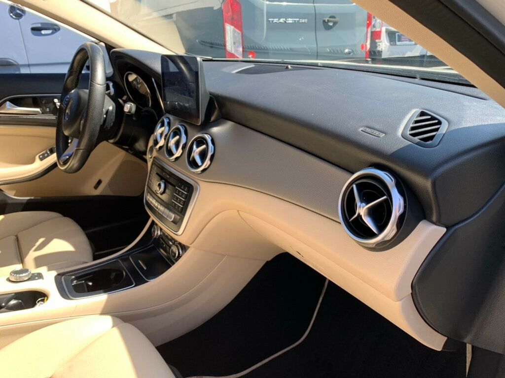 2018 Mercedes-Benz GLA GLA 250 SUV - 22999660 - 21