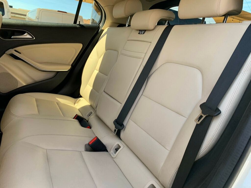 2018 Mercedes-Benz GLA GLA 250 SUV - 22999660 - 24