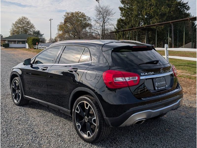 2018 Mercedes Benz GLA 250 photo 4