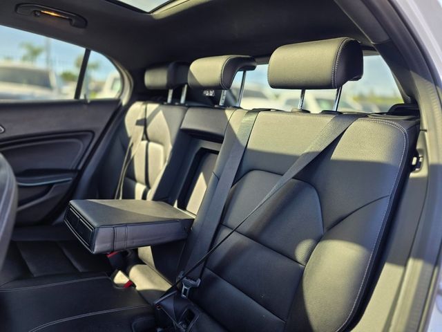 2018 Mercedes-Benz GLA GLA 250 SUV - 22973685 - 18