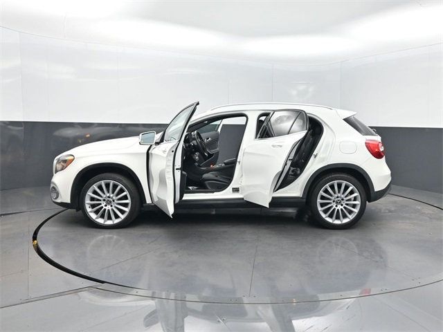 2018 Mercedes Benz GLA 250 photo 32