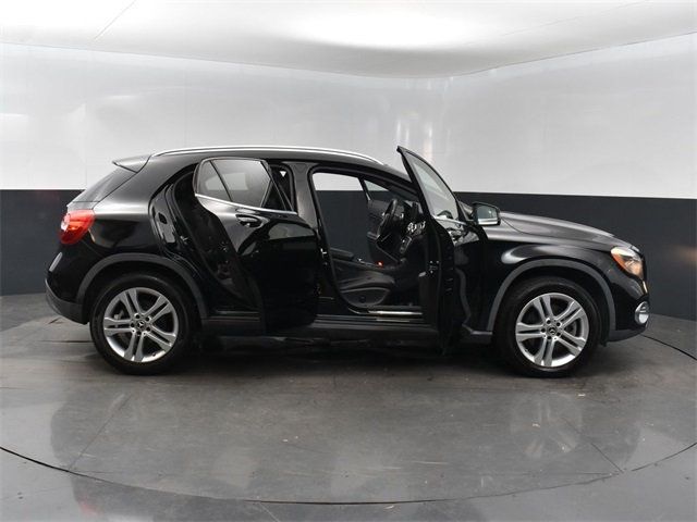 2018 Mercedes Benz GLA 250 photo 33