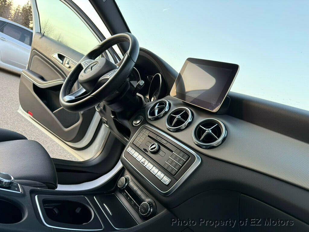 2018 Mercedes-Benz GLA ONE OWNER! 52972 KMS! CERTIFIED! - 23012311 - 23