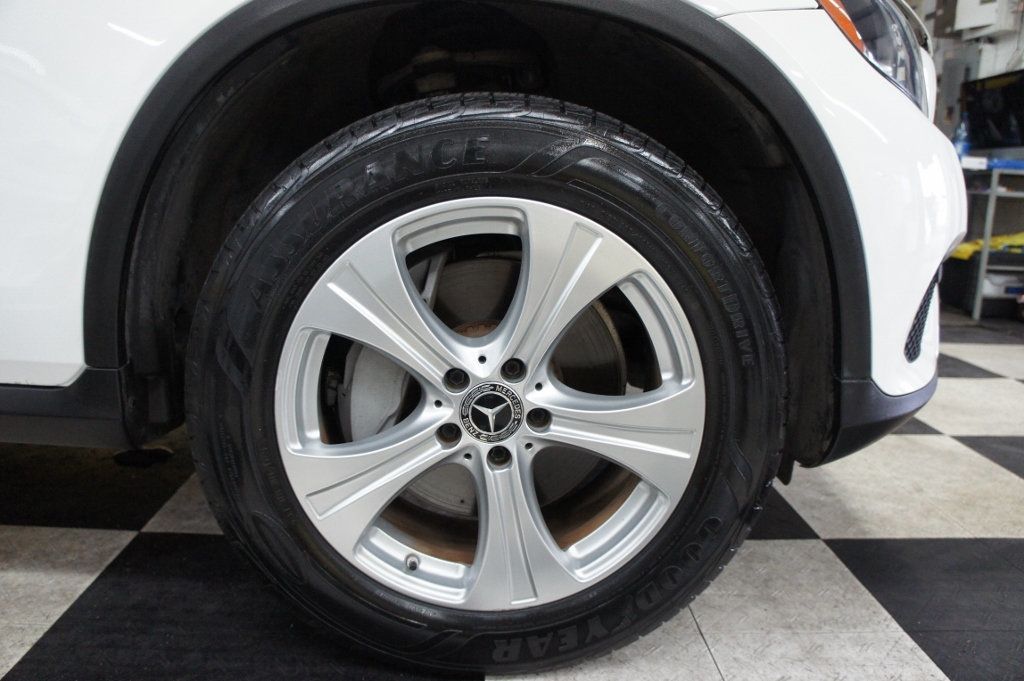 2018 Mercedes-Benz GLC 1-Owner, CARFAX Certified! Android Auto Apple CarPlay! - 22942288 - 13