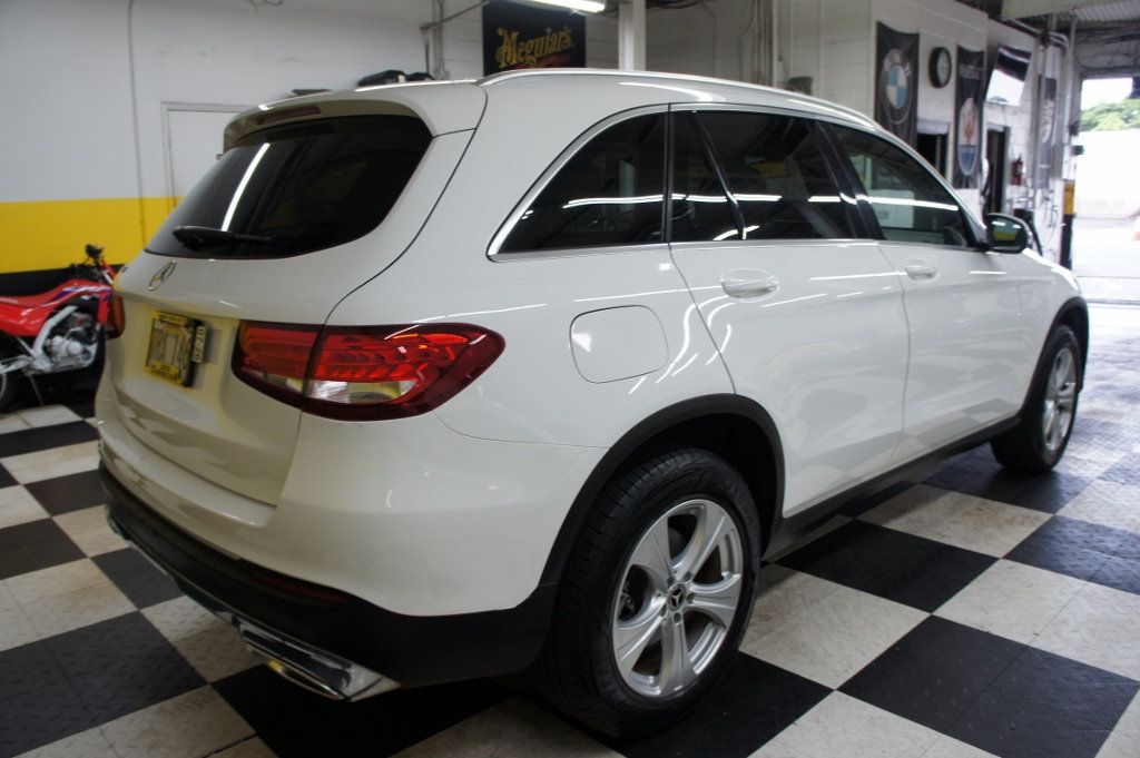 2018 Mercedes-Benz GLC 1-Owner, CARFAX Certified! Android Auto Apple CarPlay! - 22942288 - 16