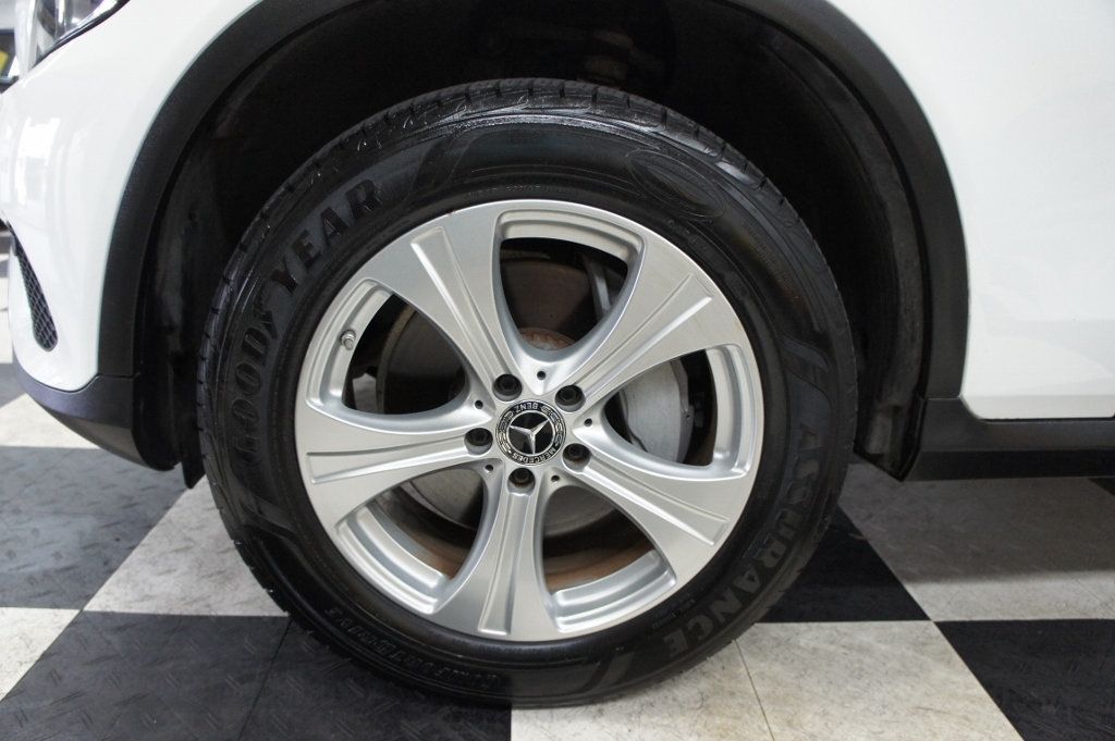 2018 Mercedes-Benz GLC 1-Owner, CARFAX Certified! Android Auto Apple CarPlay! - 22942288 - 19