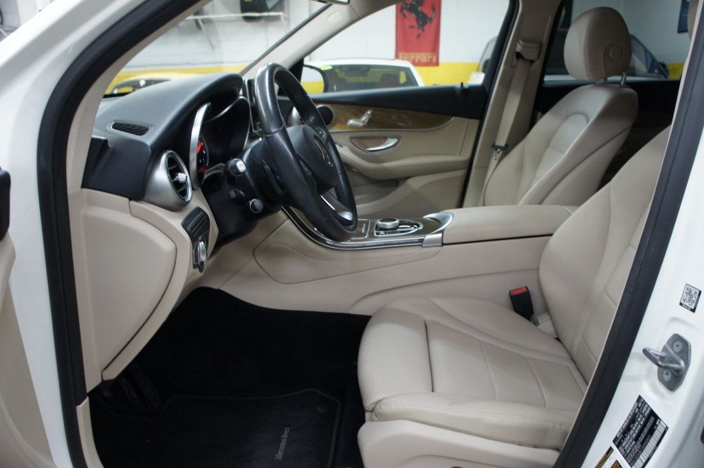 2018 Mercedes-Benz GLC 1-Owner, CARFAX Certified! Android Auto Apple CarPlay! - 22942288 - 23