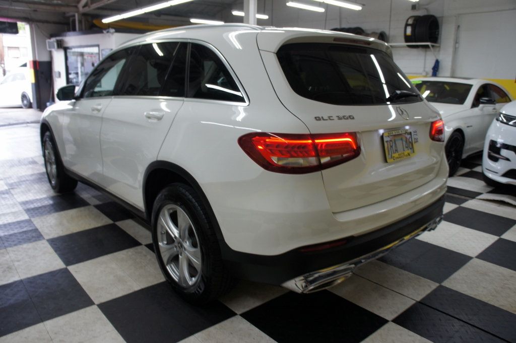 2018 Mercedes-Benz GLC 1-Owner, CARFAX Certified! Android Auto Apple CarPlay! - 22942288 - 37