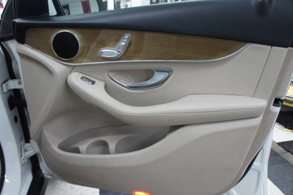 2018 Mercedes-Benz GLC 1-Owner, CARFAX Certified! Android Auto Apple CarPlay! - 22942288 - 43