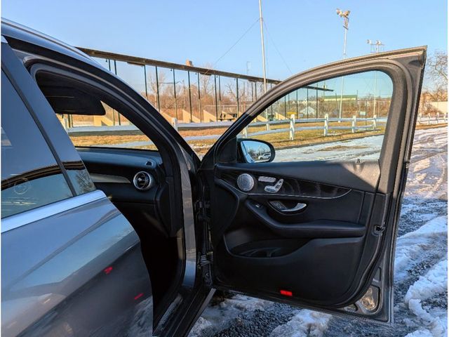 2018 Mercedes-Benz GLC 300 - 22960660 - 10