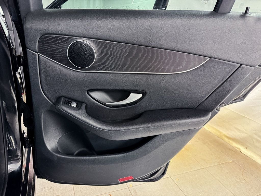 2018 Mercedes-Benz GLC 300 4MATIC PREMIUM AWD - 22893824 - 16