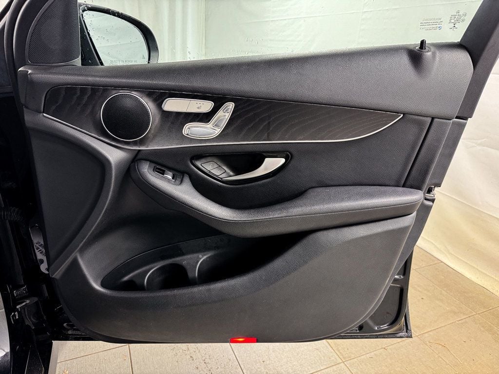 2018 Mercedes-Benz GLC 300 4MATIC PREMIUM AWD - 22893824 - 17