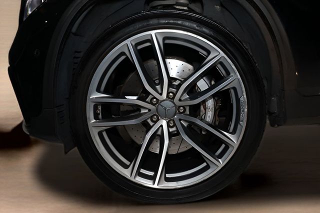 2018 Mercedes-Benz GLC AMG GLC 63 4MATIC SUV - 22980246 - 35