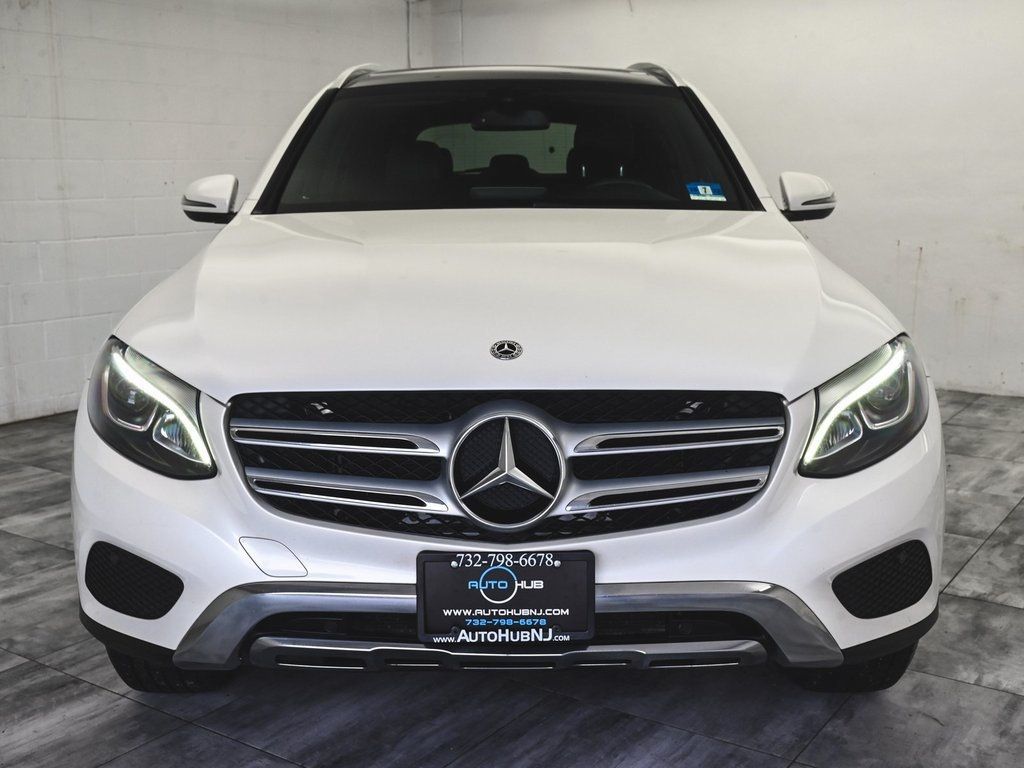 2018 Mercedes Benz GLC 300 4MATIC photo 2