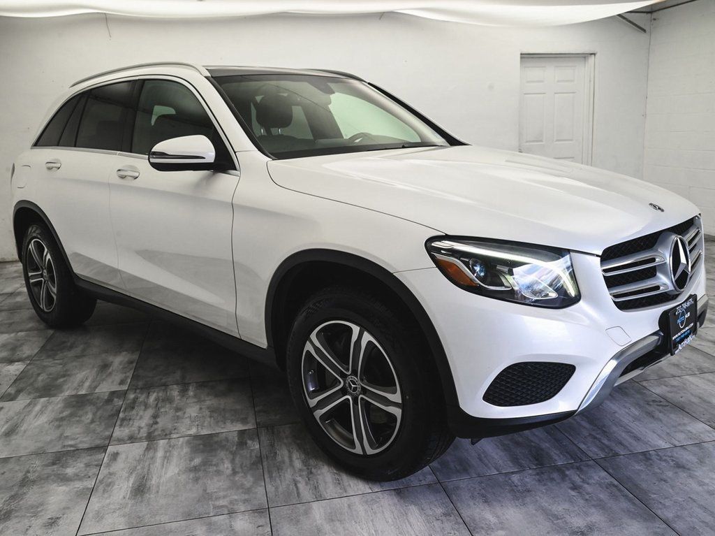 2018 Mercedes Benz GLC 300 4MATIC photo 3
