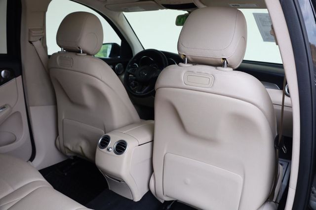 2018 Mercedes-Benz GLC GLC300 - 23046772 - 22