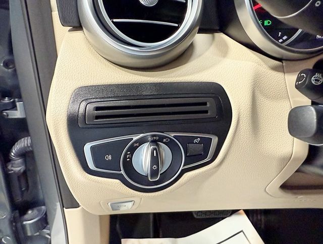 2018 Mercedes-Benz GLC GLC 300 4MATIC SUV - 22946284 - 13