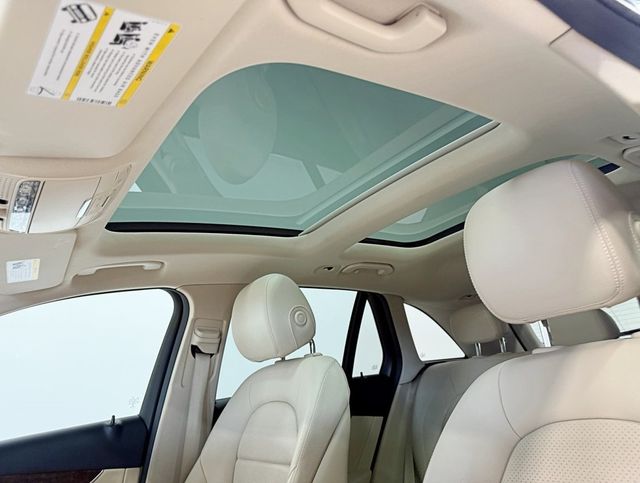 2018 Mercedes-Benz GLC GLC 300 4MATIC SUV - 22946284 - 33