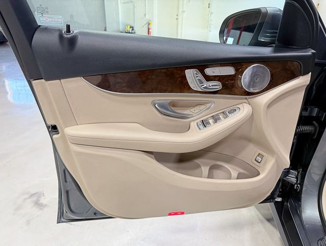 2018 Mercedes-Benz GLC GLC 300 4MATIC SUV - 22946284 - 34