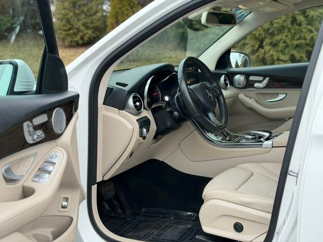 2018 Mercedes-Benz GLC GLC 300 4MATIC SUV - 22982223 - 11
