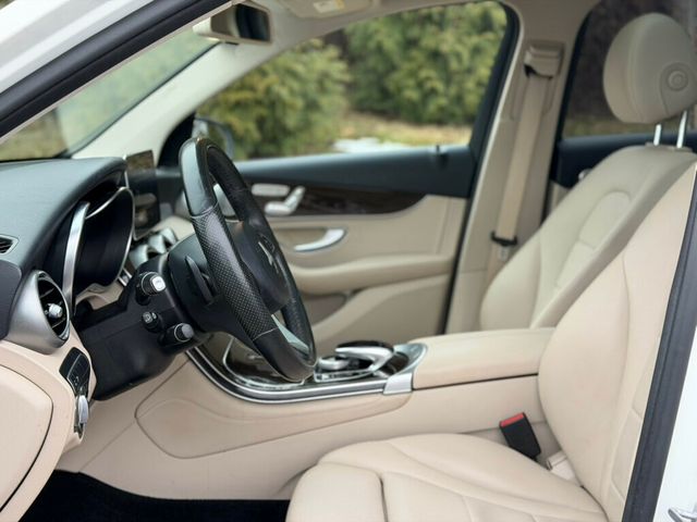 2018 Mercedes-Benz GLC GLC 300 4MATIC SUV - 22982223 - 13