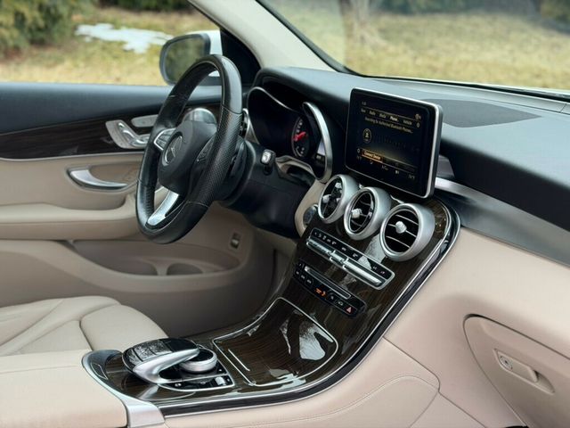 2018 Mercedes-Benz GLC GLC 300 4MATIC SUV - 22982223 - 24