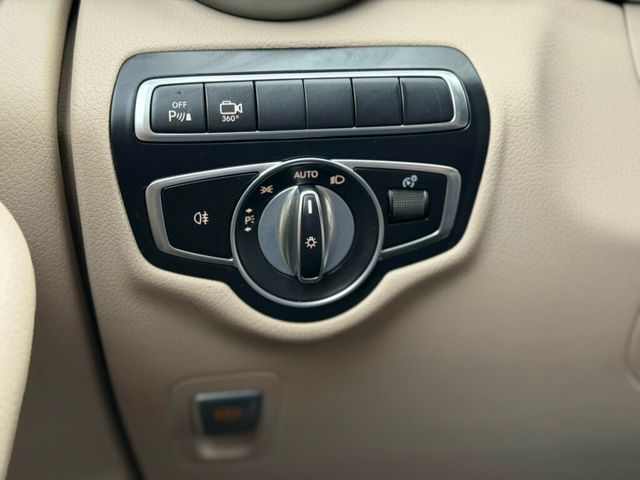 2018 Mercedes-Benz GLC GLC 300 4MATIC SUV - 22982223 - 32