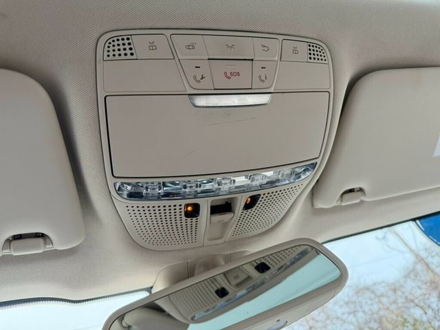 2018 Mercedes-Benz GLC GLC 300 4MATIC SUV - 22982223 - 33