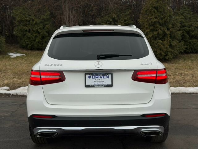 2018 Mercedes-Benz GLC GLC 300 4MATIC SUV - 22982223 - 4