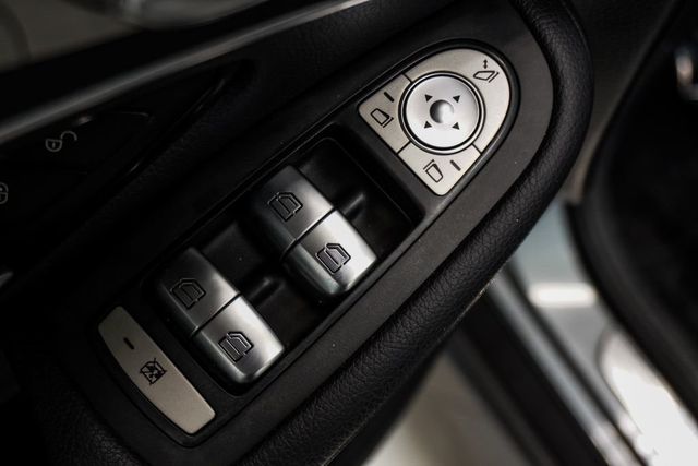 2018 Mercedes-Benz GLC GLC 300 4MATIC SUV - 23007023 - 22