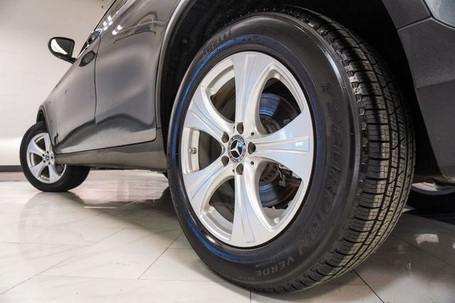 2018 Mercedes-Benz GLC GLC 300 4MATIC SUV - 23007023 - 34