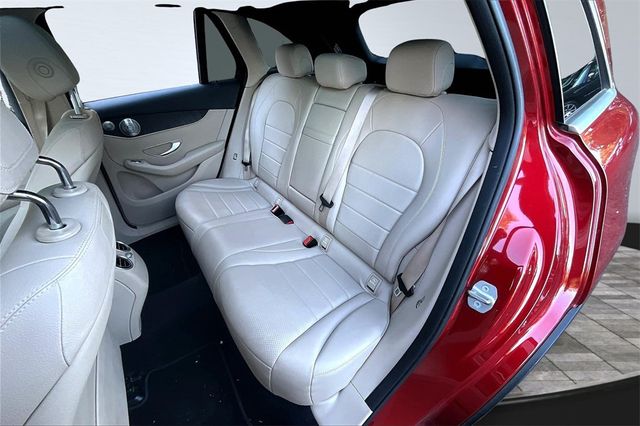 2018 Mercedes-Benz GLC GLC 300 4MATIC SUV - 22926340 - 16