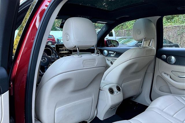 2018 Mercedes-Benz GLC GLC 300 4MATIC SUV - 22926340 - 17