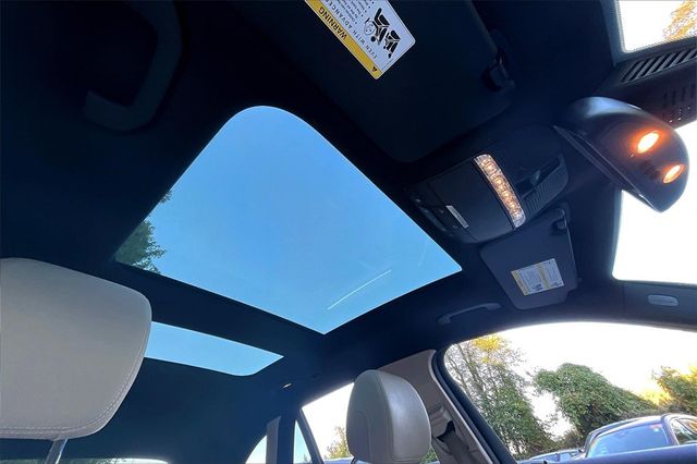 2018 Mercedes-Benz GLC GLC 300 4MATIC SUV - 22926340 - 32