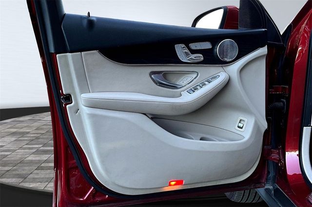 2018 Mercedes-Benz GLC GLC 300 4MATIC SUV - 22926340 - 8