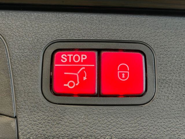 2018 Mercedes-Benz GLC GLC 300 4MATIC SUV - 23011512 - 36