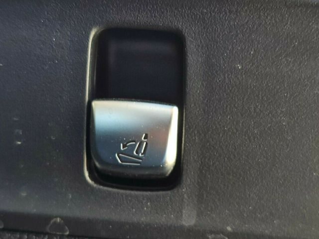 2018 Mercedes-Benz GLC GLC 300 4MATIC SUV - 22951268 - 34