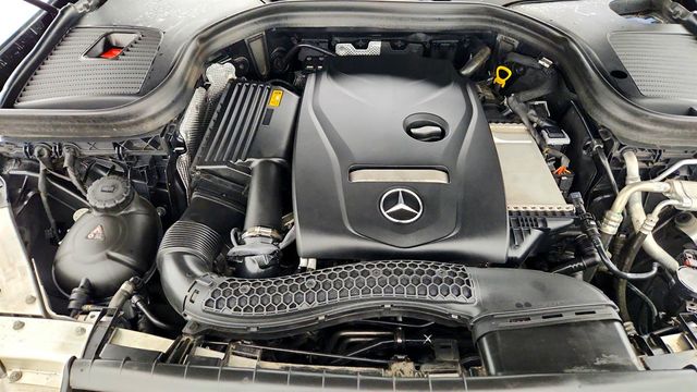 2018 Mercedes-Benz GLC GLC 300 4MATIC SUV w/ Panorama Roof & Premium Package - 23021734 - 25