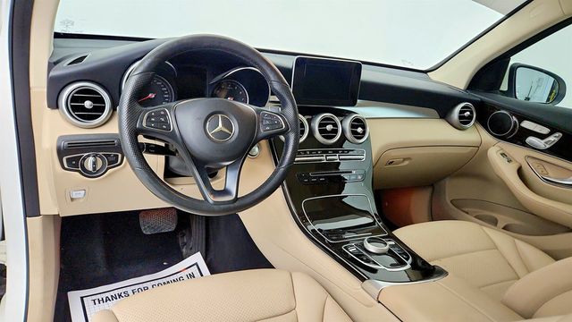 2018 Mercedes-Benz GLC GLC 300 4MATIC SUV w/ Premium Pkg, Panorama Roof & KEYLESS GO - 23056742 - 10