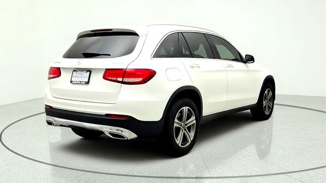 2018 Mercedes-Benz GLC GLC 300 4MATIC SUV w/ Premium Pkg, Panorama Roof & KEYLESS GO - 23056742 - 4