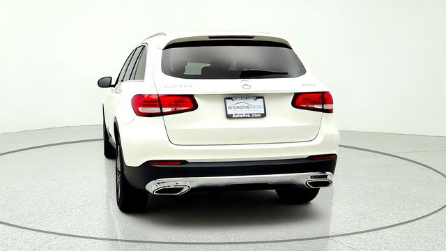2018 Mercedes-Benz GLC GLC 300 4MATIC SUV w/ Premium Pkg, Panorama Roof & KEYLESS GO - 23056742 - 5