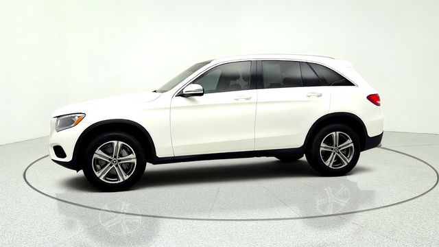 2018 Mercedes-Benz GLC GLC 300 4MATIC SUV w/ Premium Pkg, Panorama Roof & KEYLESS GO - 23056742 - 7