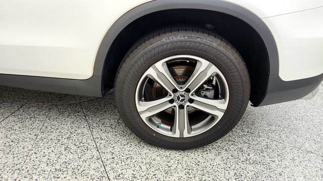 2018 Mercedes-Benz GLC GLC 300 4MATIC SUV w/ Premium Pkg, Panorama Roof & KEYLESS GO - 23056742 - 8