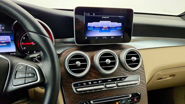 2018 Mercedes-Benz GLC GLC 300 4MATIC SUV w/ Premium Pkg, Panoramic Roof & Burmester SS - 22958787 - 16