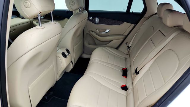 2018 Mercedes-Benz GLC GLC 300 4MATIC SUV w/ Premium Pkg, Panoramic Roof & Burmester SS - 22958787 - 18