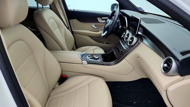 2018 Mercedes-Benz GLC GLC 300 4MATIC SUV w/ Premium Pkg, Panoramic Roof & Burmester SS - 22958787 - 21