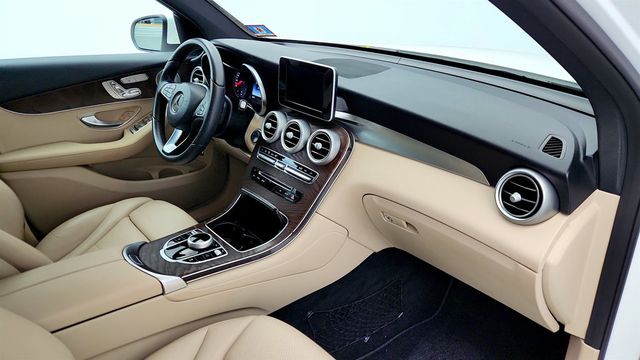 2018 Mercedes-Benz GLC GLC 300 4MATIC SUV w/ Premium Pkg, Panoramic Roof & Burmester SS - 22958787 - 22